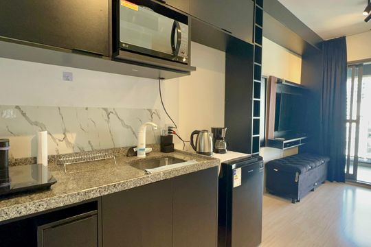 Cozinha de kitnet/studio para alugar com 1 quarto, 31m² em Cerqueira César, São Paulo