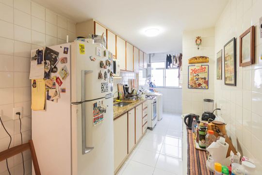 Cozinha de apartamento à venda com 3 quartos, 92m² em Grajaú, Rio de Janeiro