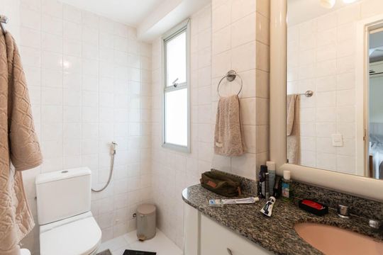 Banheiro Suíte de apartamento à venda com 3 quartos, 92m² em Grajaú, Rio de Janeiro