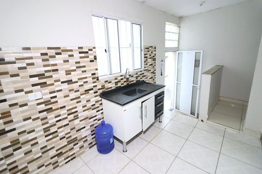 Cozinha de apartamento para alugar com 1 quarto, 25m² em Jaguaribe, Osasco