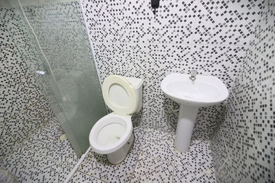 Banheiro de apartamento para alugar com 1 quarto, 25m² em Jaguaribe, Osasco