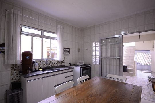 Cozinha de casa à venda com 9 quartos, 400m² em Vila Arapua, São Paulo