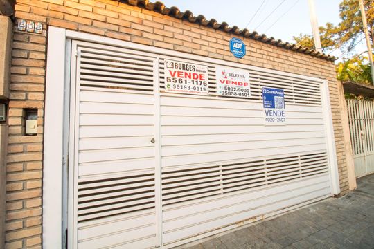 Fachada de casa à venda com 4 quartos, 110m² em Brooklin, São Paulo