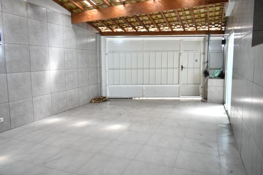 Garagem de casa à venda com 2 quartos, 140m² em Planalto Paulista, São Paulo