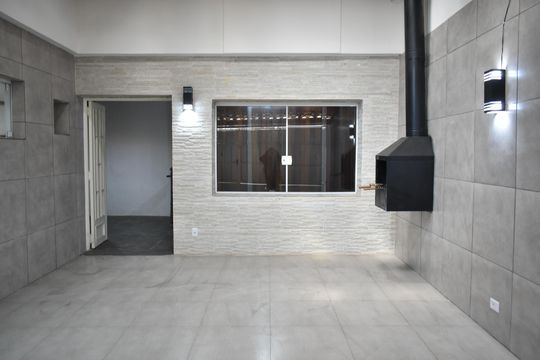 Garagem de casa à venda com 2 quartos, 140m² em Planalto Paulista, São Paulo