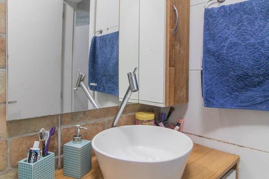 Banheiro de apartamento à venda com 2 quartos, 64m² em Cidade Baixa, Porto Alegre