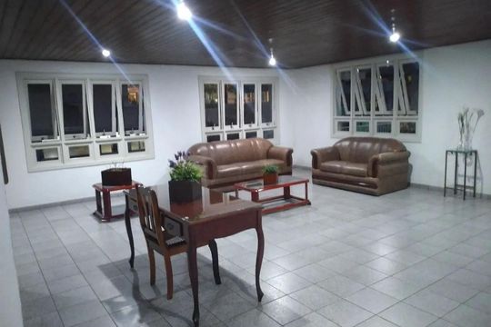 Hall de apartamento para alugar com 1 quarto, 49m² em Passo da Areia, Porto Alegre