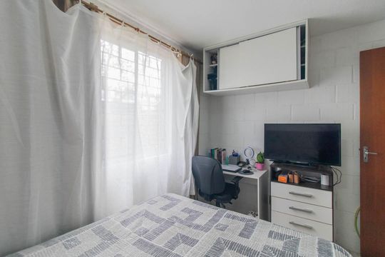 Quarto 1 de apartamento à venda com 2 quartos, 48m² em Vila Nova, Porto Alegre