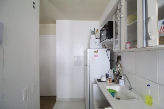 Cozinha de apartamento para alugar com 2 quartos, 44m² em Gardênia Azul, Rio de Janeiro