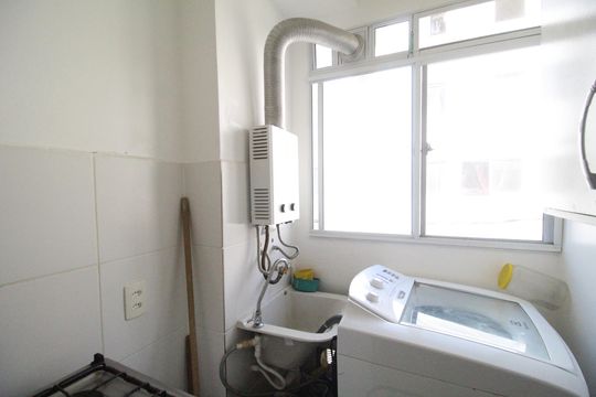 Área de serviço de apartamento para alugar com 2 quartos, 44m² em Gardênia Azul, Rio de Janeiro