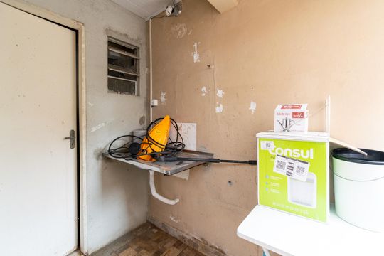 Banheiro de Serviço de casa à venda com 3 quartos, 150m² em Vila Alexandria, São Paulo