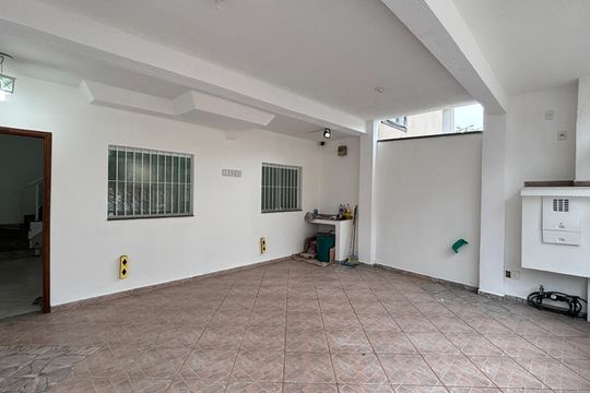 Garagem de casa à venda com 2 quartos, 100m² em Vila Pires, Santo André