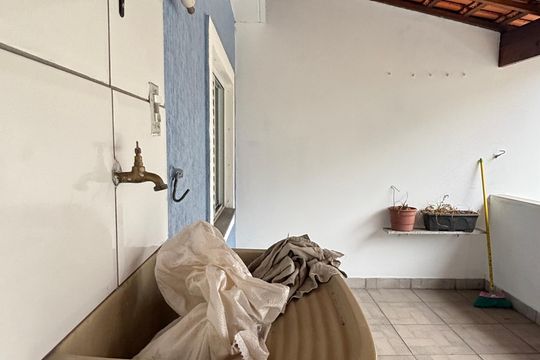 Área de Serviço de casa à venda com 2 quartos, 100m² em Vila Pires, Santo André