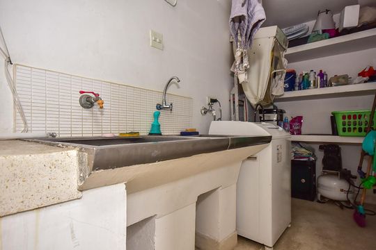 Área de Serviço de casa à venda com 3 quartos, 260m² em Vila Progredior, São Paulo