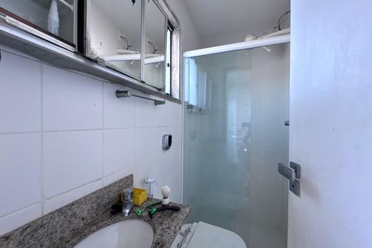 Banheiro de Serviço de apartamento para alugar com 3 quartos, 209m² em Recreio dos Bandeirantes, Rio de Janeiro