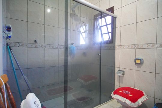 Banheiro Social de casa à venda com 3 quartos, 101m² em Vila Nova, Novo Hamburgo