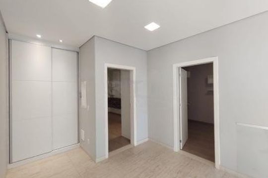 Casa à venda com 4 quartos, 318m² em Swiss Park, Campinas