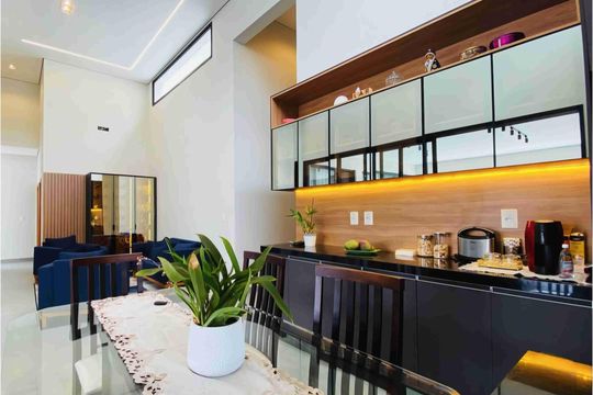 Casa à venda com 4 quartos, 302m² em Swiss Park, Campinas