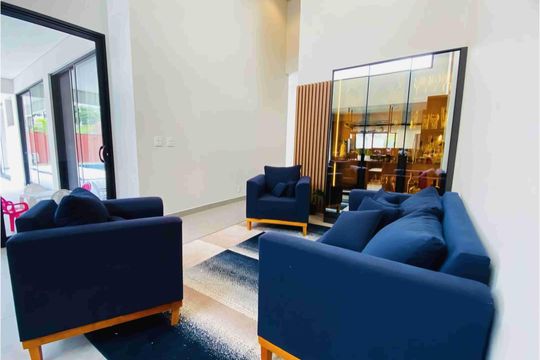 Casa à venda com 4 quartos, 302m² em Swiss Park, Campinas
