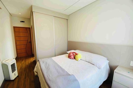 Casa à venda com 4 quartos, 302m² em Swiss Park, Campinas