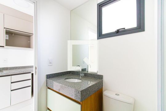 Banheiro social de apartamento para alugar com 1 quarto, 38m² em Perdizes, São Paulo