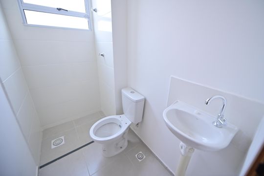 Banheiro de apartamento para alugar com 2 quartos, 43m² em Lorena Park, Goiânia