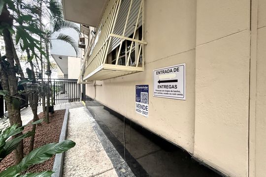 Placa de apartamento para alugar com 2 quartos, 87m² em Copacabana, Rio de Janeiro
