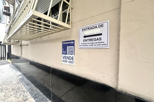 Placa de apartamento para alugar com 2 quartos, 87m² em Copacabana, Rio de Janeiro