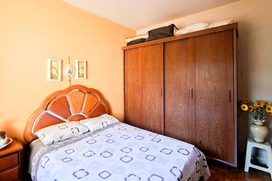 Quarto de casa à venda com 5 quartos, 253m² em Paraíso, Belo Horizonte