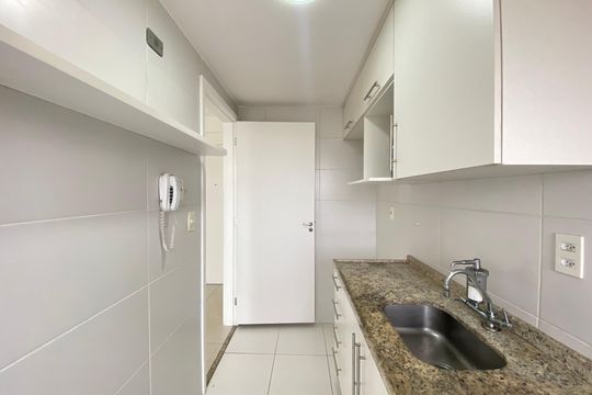 Cozinha de apartamento à venda com 2 quartos, 54m² em Engenho de Dentro, Rio de Janeiro