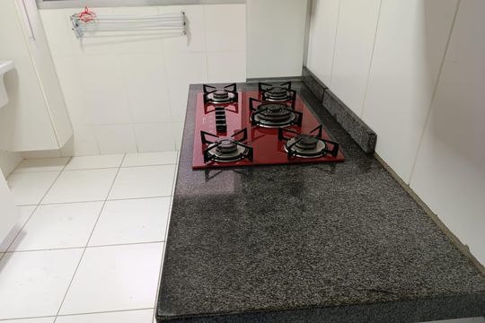 Cozinha  de apartamento à venda com 2 quartos, 45m² em Chácara Cotia, Contagem