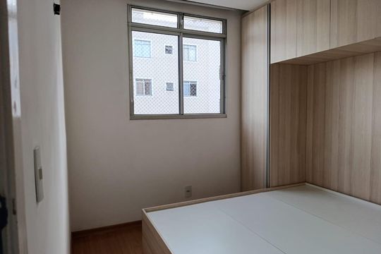 Quarto 1 de apartamento à venda com 2 quartos, 45m² em Chácara Cotia, Contagem