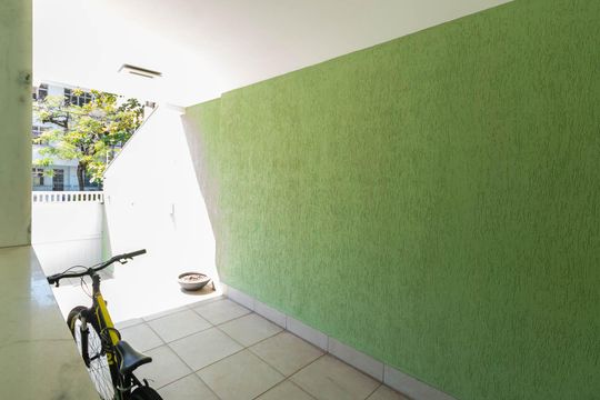 Garagem de casa à venda com 4 quartos, 250m² em Grajaú, Rio de Janeiro