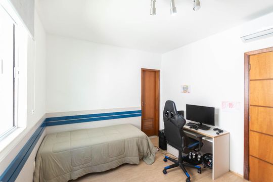 Suíte 2 de casa à venda com 4 quartos, 250m² em Grajaú, Rio de Janeiro