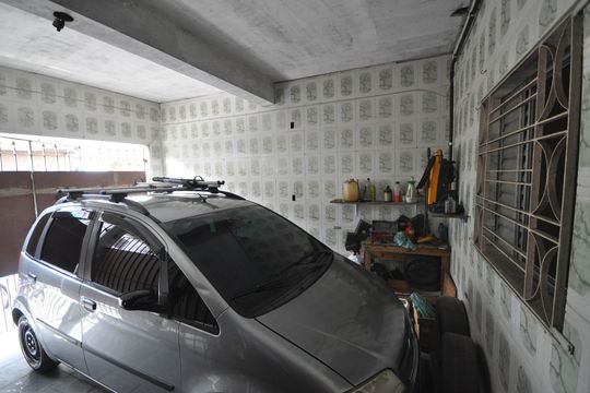 Garagem de casa à venda com 5 quartos, 75m² em Jardim Julieta, São Paulo