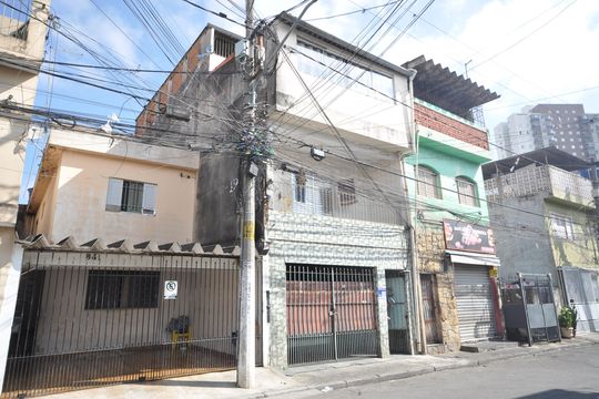 Fachada de casa à venda com 5 quartos, 75m² em Jardim Julieta, São Paulo