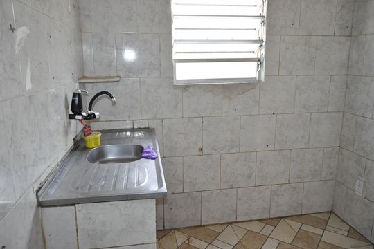Cozinha de apartamento para alugar com 2 quartos, 80m² em Pilares, Rio de Janeiro