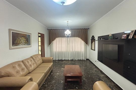 Sala de casa à venda com 4 quartos, 246m² em Vila América, Santo André