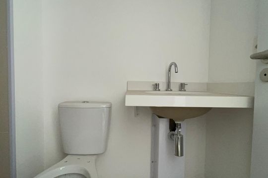 Banheiro de kitnet/studio à venda com 1 quarto, 48m² em Sumarezinho, São Paulo