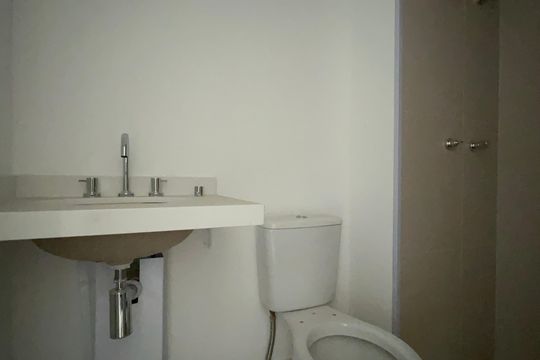 Banheiro de kitnet/studio à venda com 1 quarto, 32m² em Sumarezinho, São Paulo