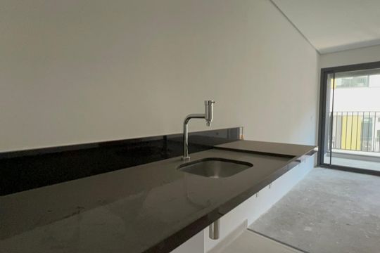 Cozinha de kitnet/studio à venda com 1 quarto, 32m² em Sumarezinho, São Paulo