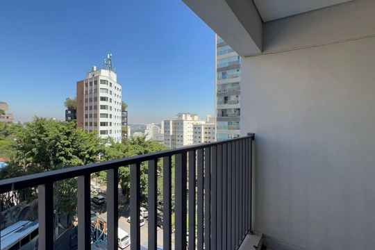 Varanda de kitnet/studio à venda com 1 quarto, 32m² em Sumarezinho, São Paulo
