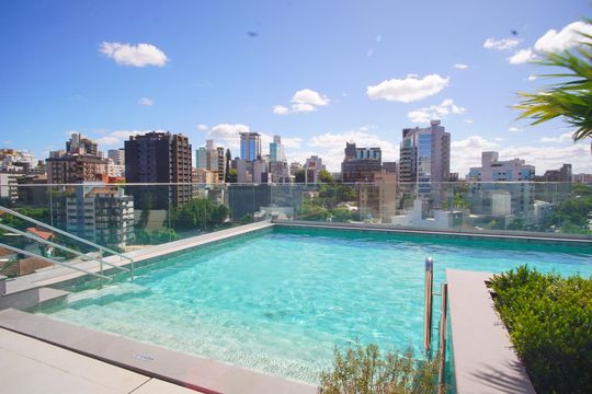 Área Comum - Piscina de kitnet/studio à venda com 1 quarto, 24m² em Boa Vista, Porto Alegre