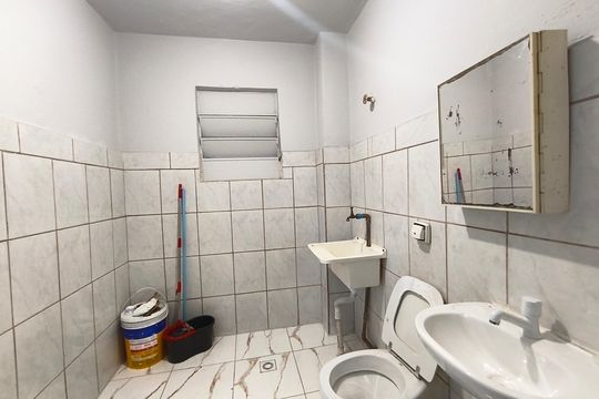 Banheiro de kitnet/studio à venda com 1 quarto, 32m² em Liberdade, São Paulo