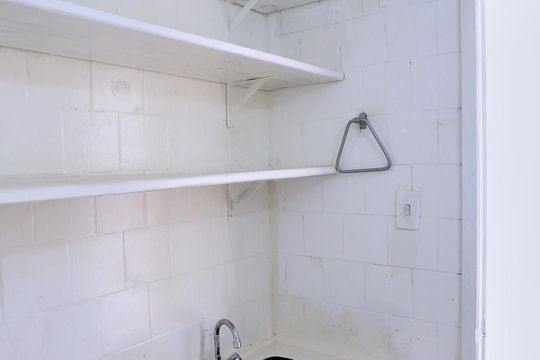 Cozinha de apartamento para alugar com 1 quarto, 40m² em Funcionários, Belo Horizonte