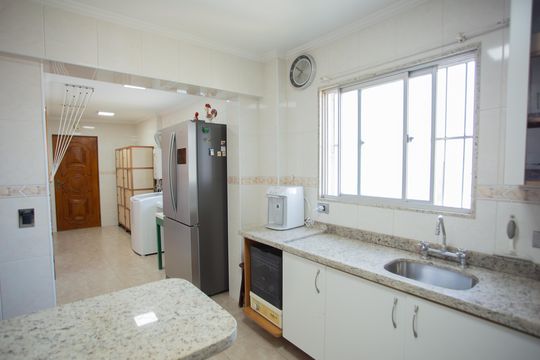 Cozinha de apartamento à venda com 4 quartos, 150m² em Jardim das Laranjeiras, São Paulo