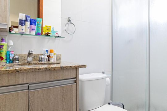 Banheiro da Suíte 1 de casa à venda com 2 quartos, 90m² em Vila Ré, São Paulo