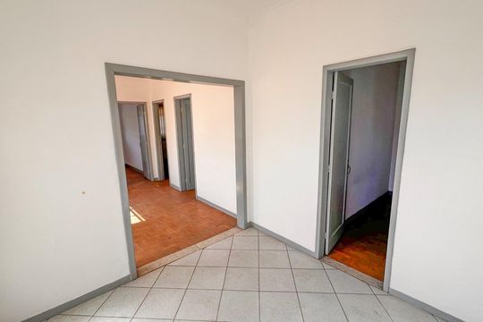 Sala de casa à venda com 8 quartos, 340m² em Carlos Prates, Belo Horizonte