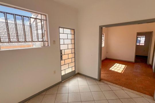 Casa à venda com 8 quartos, 340m² em Carlos Prates, Belo Horizonte