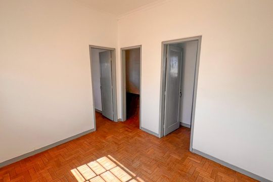 Suíte de casa à venda com 8 quartos, 340m² em Carlos Prates, Belo Horizonte